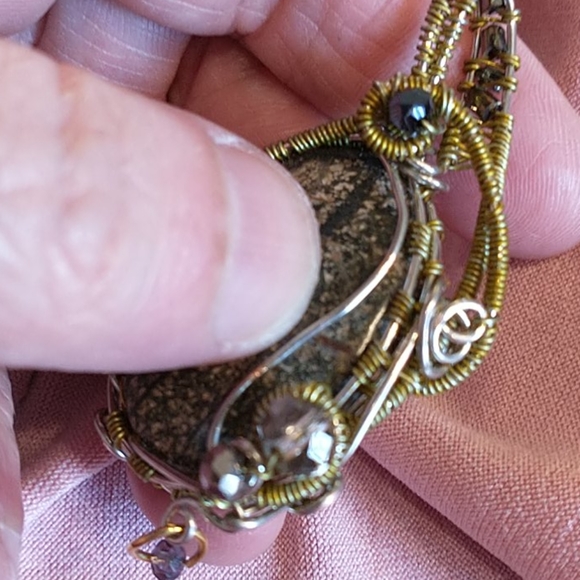 🇨🇦 Wire Wrapped Jasper Stone Pendant - Picture 5 of 5